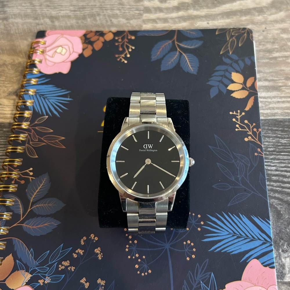 Daniel Wellington Watch 40MM